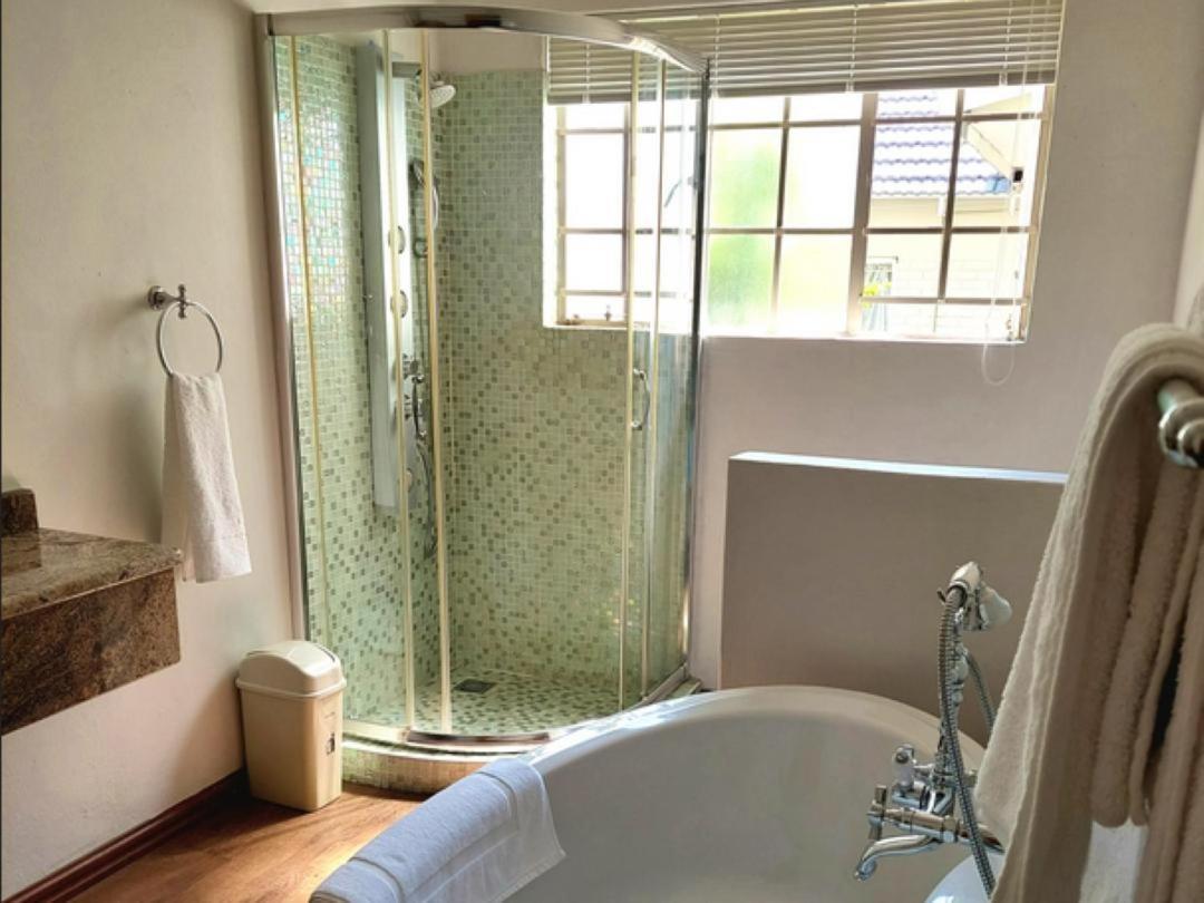 Art And Soul Restaurant, Accommodation, French Bar And Art Gallery Parys Værelse billede