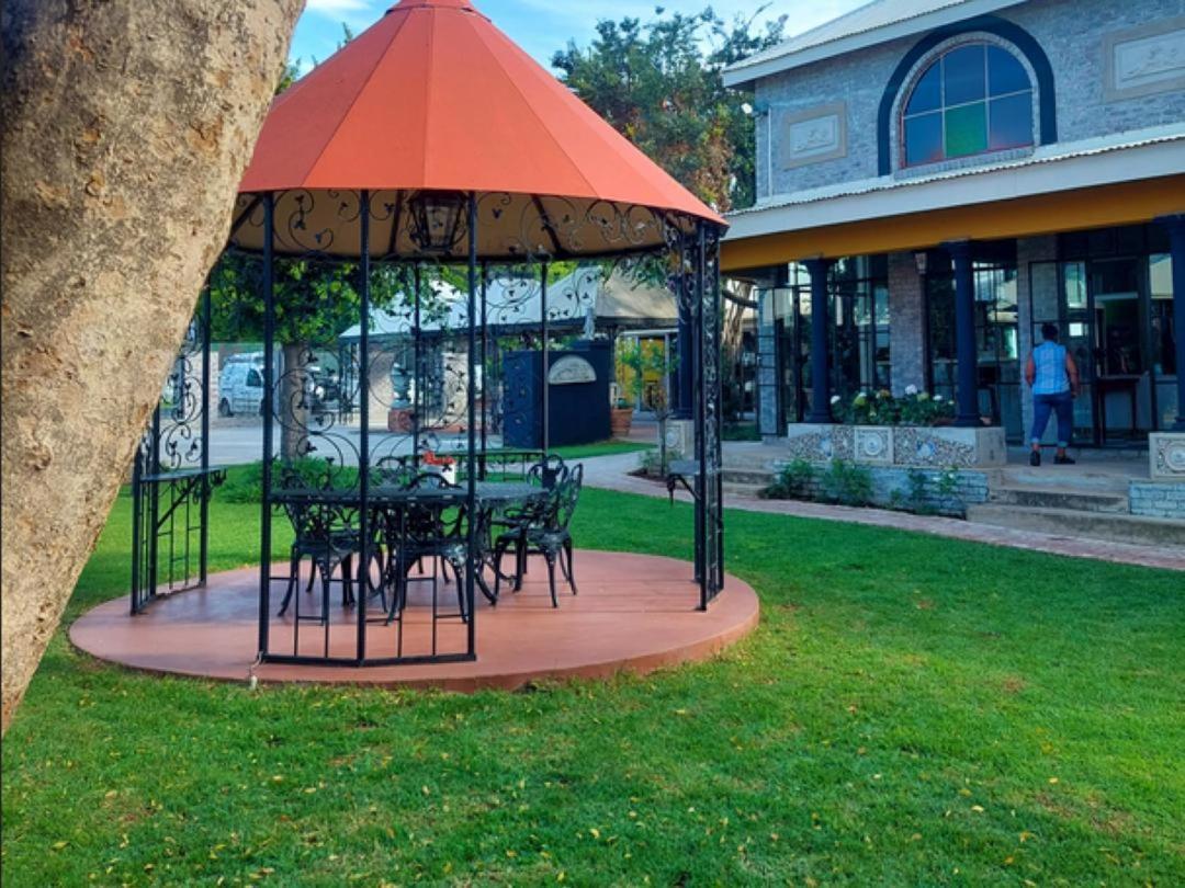 Art And Soul Restaurant, Accommodation, French Bar And Art Gallery Parys Eksteriør billede