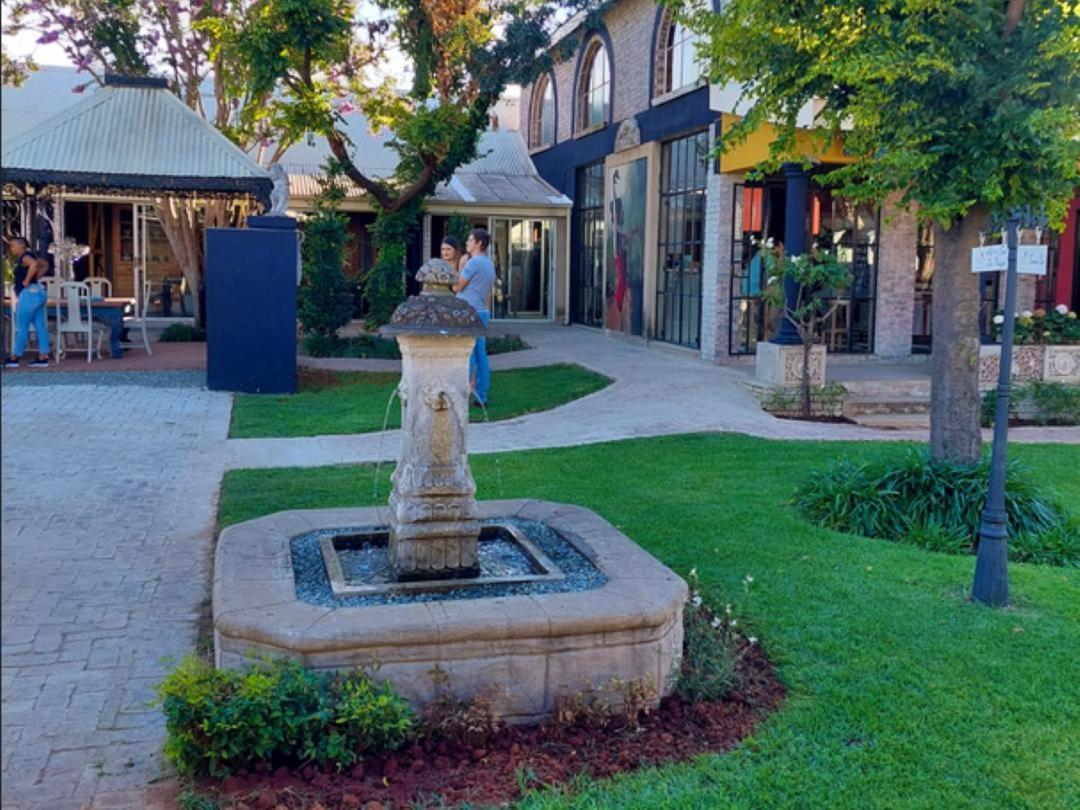 Art And Soul Restaurant, Accommodation, French Bar And Art Gallery Parys Eksteriør billede
