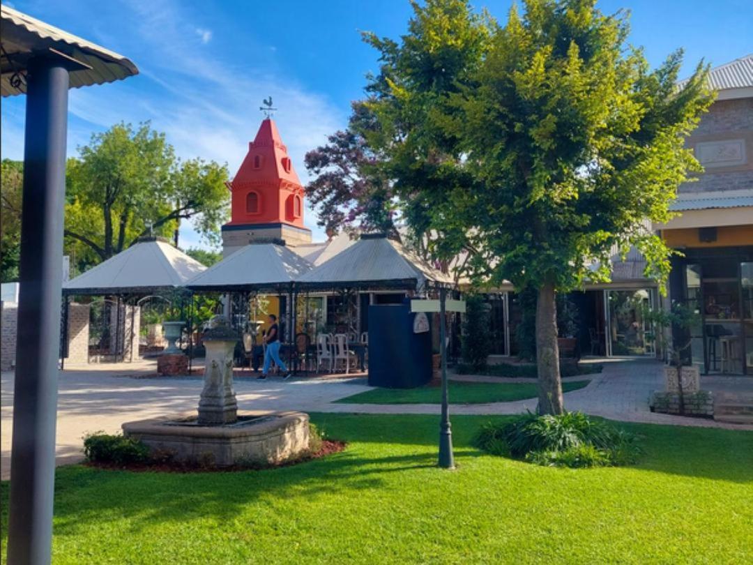Art And Soul Restaurant, Accommodation, French Bar And Art Gallery Parys Eksteriør billede